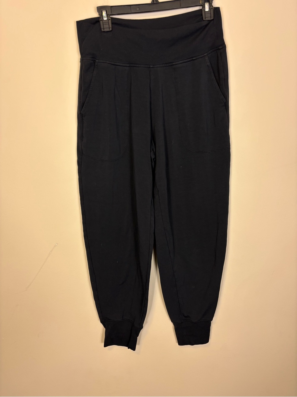 Athleta Black High-Waist Fleece Lined Jogger Pants Medium